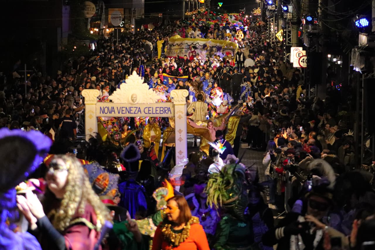 Carnevale di Venezia celebra cultura italiana e encanta milhares de pessoas em Nova Veneza 5 Carnevale di Venezia celebra cultura italiana e encanta milhares de pessoas em Nova Veneza