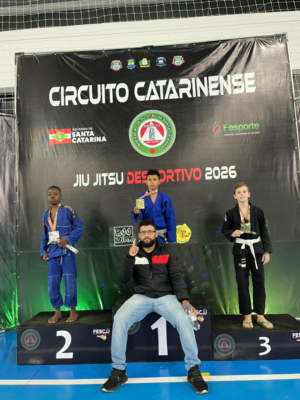 Team Veneza conquista cinco ouros e um bronze no Circuito Catarinense de Jiu-Jitsu 2 Team Veneza conquista cinco ouros e um bronze no Circuito Catarinense de Jiu-Jitsu