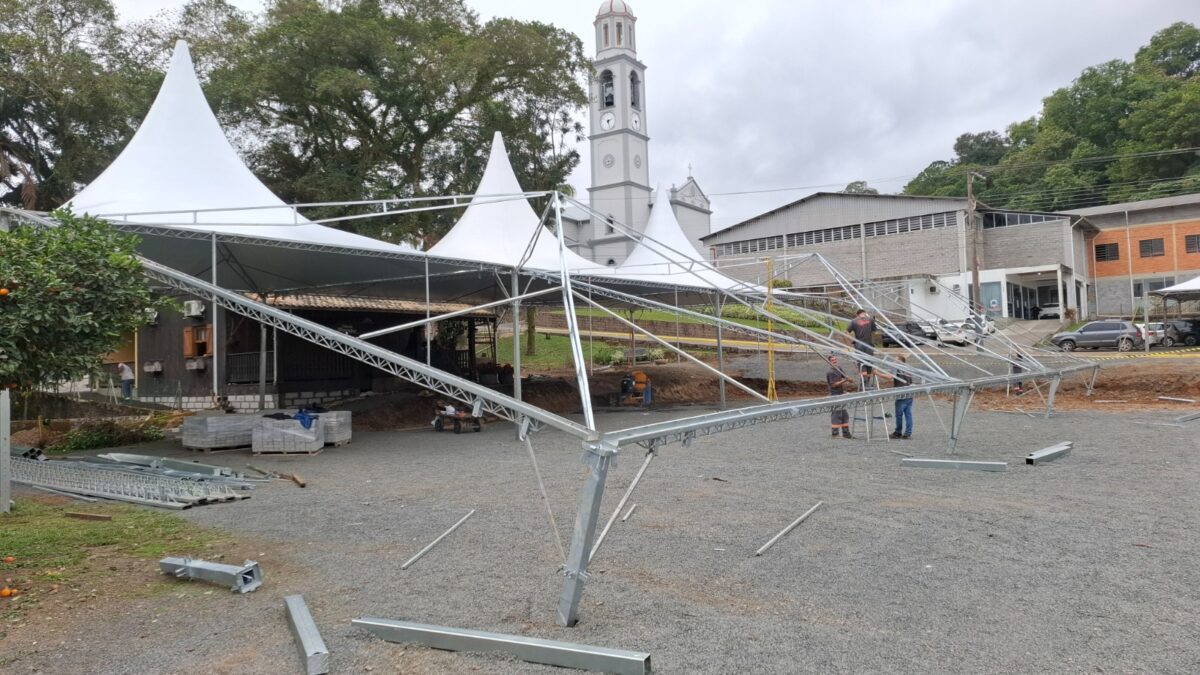 Nova Veneza inicia montagem das estruturas para Festa da Gastronomia 2 Nova Veneza inicia montagem das estruturas para Festa da Gastronomia