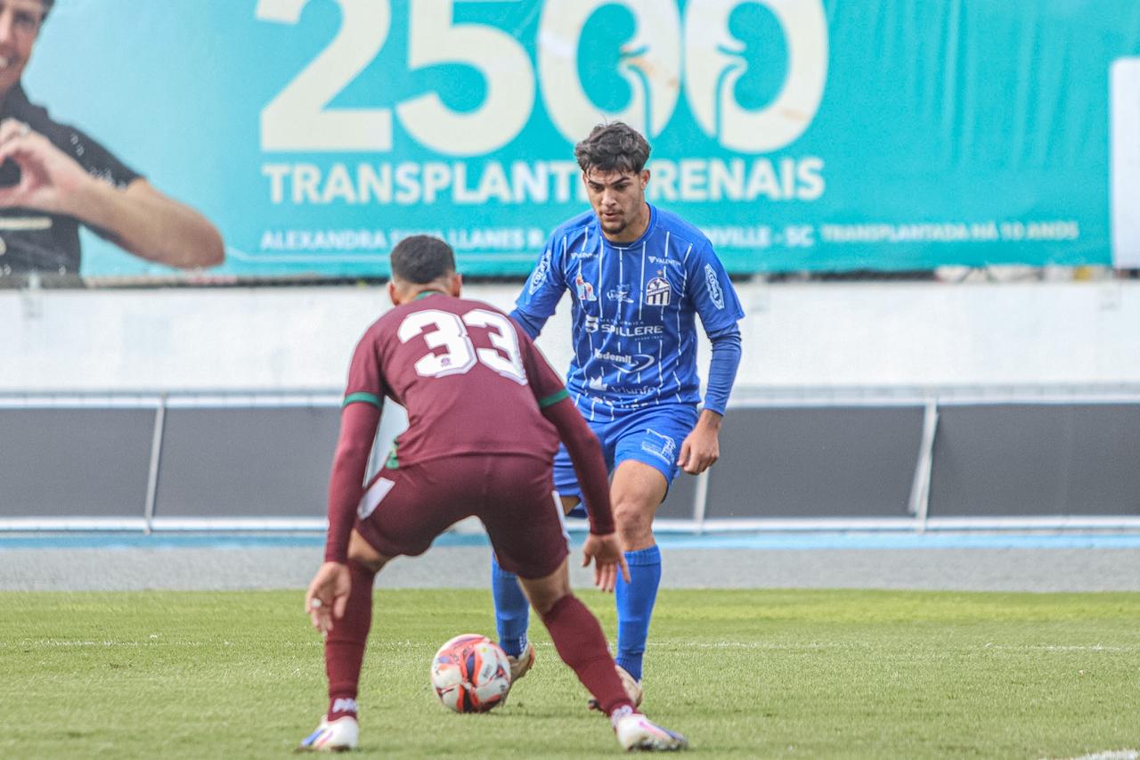 Caravaggio vence o Blumenau e reassume a liderança da Série B
