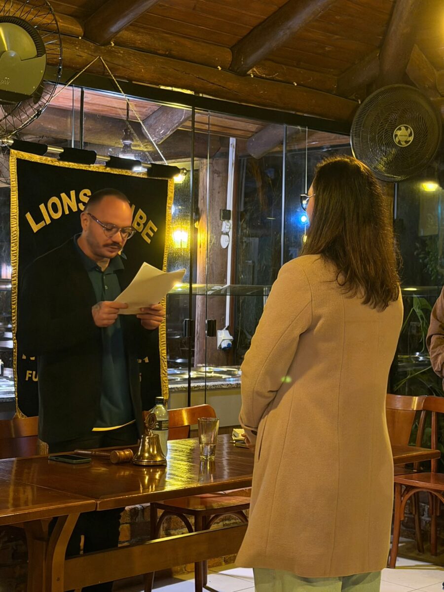 Lions Clube de Nova Veneza empossa nova diretoria para o Ano Leonístico 2026/2027