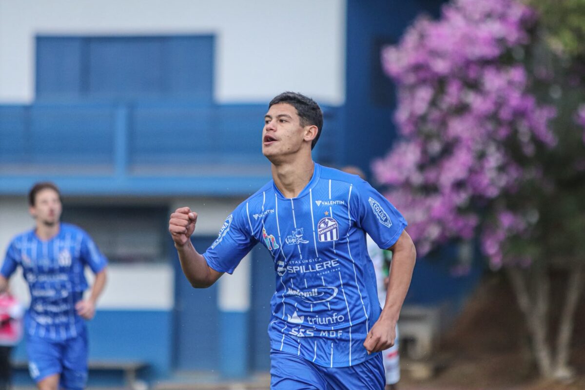 Caravaggio aplica goleada no Jaraguá 1 Caravaggio aplica goleada no Jaraguá