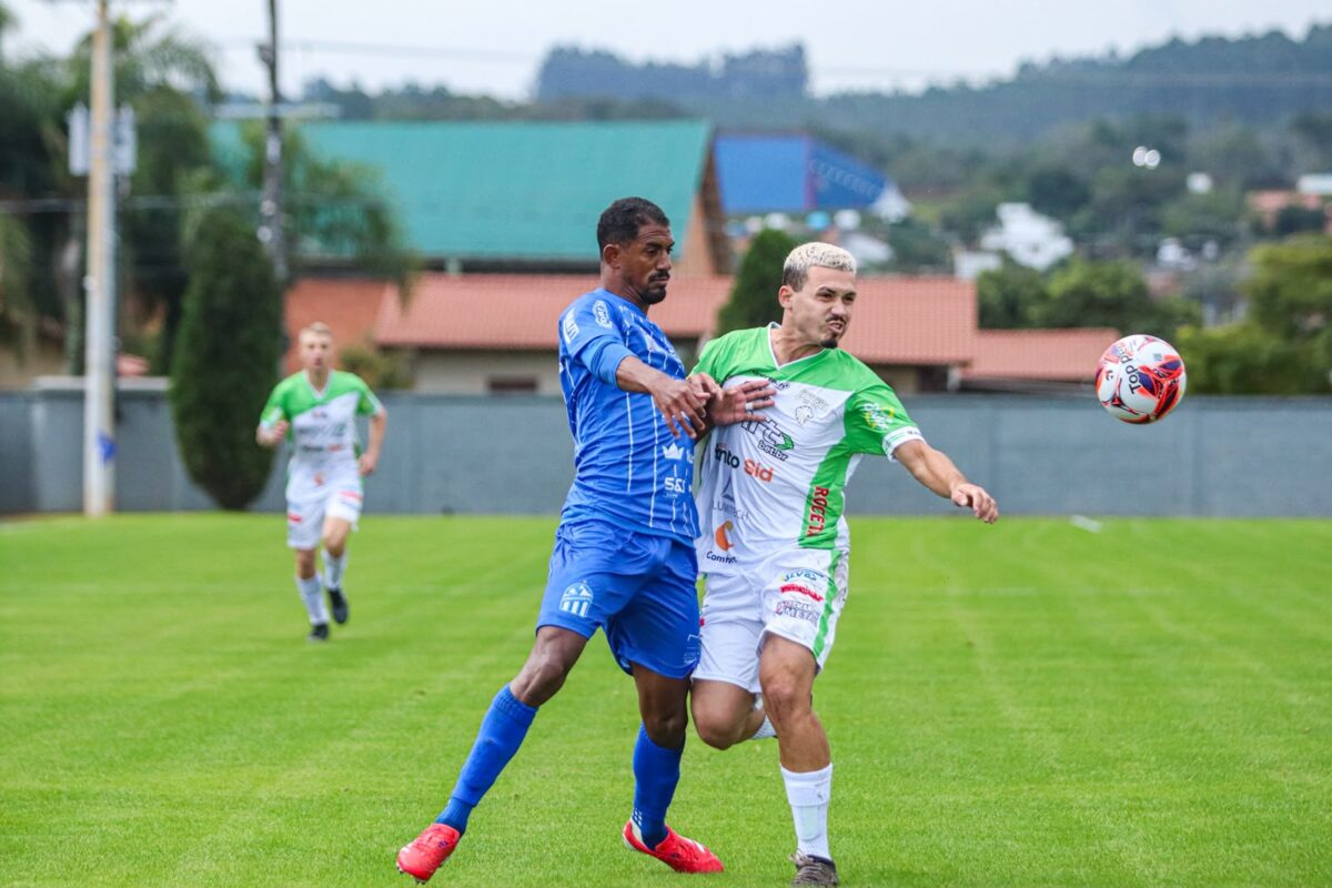 Caravaggio aplica goleada no Jaraguá 6 Caravaggio aplica goleada no Jaraguá
