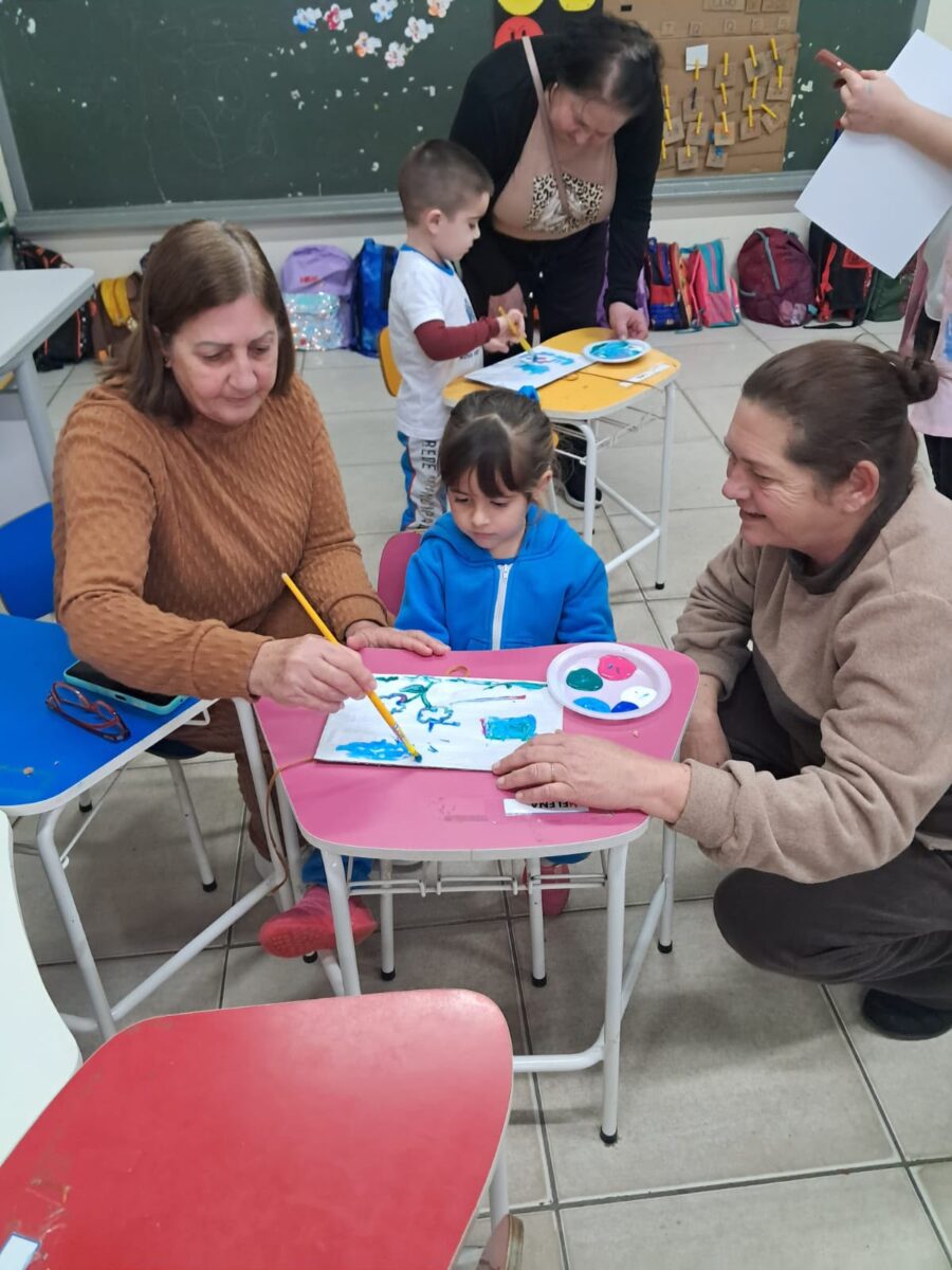 Dia dos Avós: ação especial fortalece laços entre famílias em escola de Nova Veneza 1 Dia dos Avós: ação especial fortalece laços entre famílias em escola de Nova Veneza