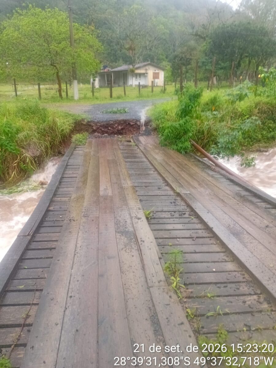 Chuva danifica sete pontes e causa alagamentos em Nova Veneza 13 Chuva danifica sete pontes e causa alagamentos em Nova Veneza