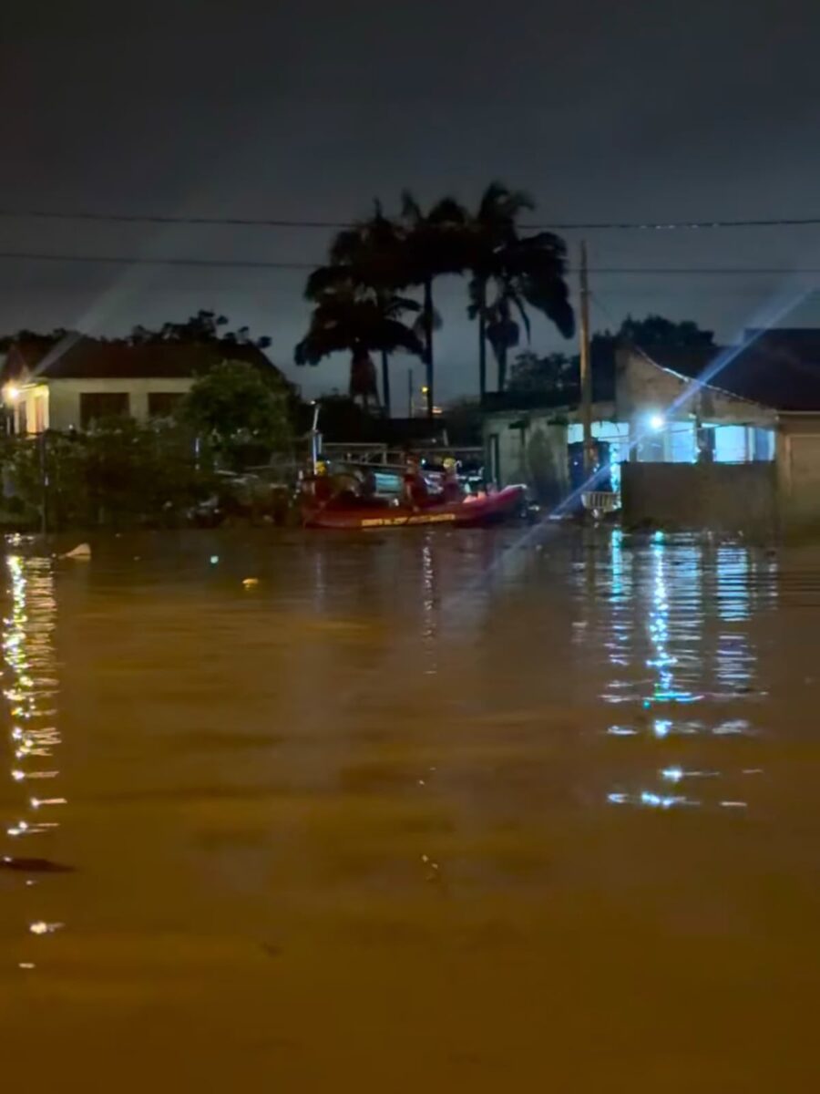 Bombeiros mantêm equipes de prontidão após trégua da chuva na região 1 Bombeiros mantêm equipes de prontidão após trégua da chuva na região