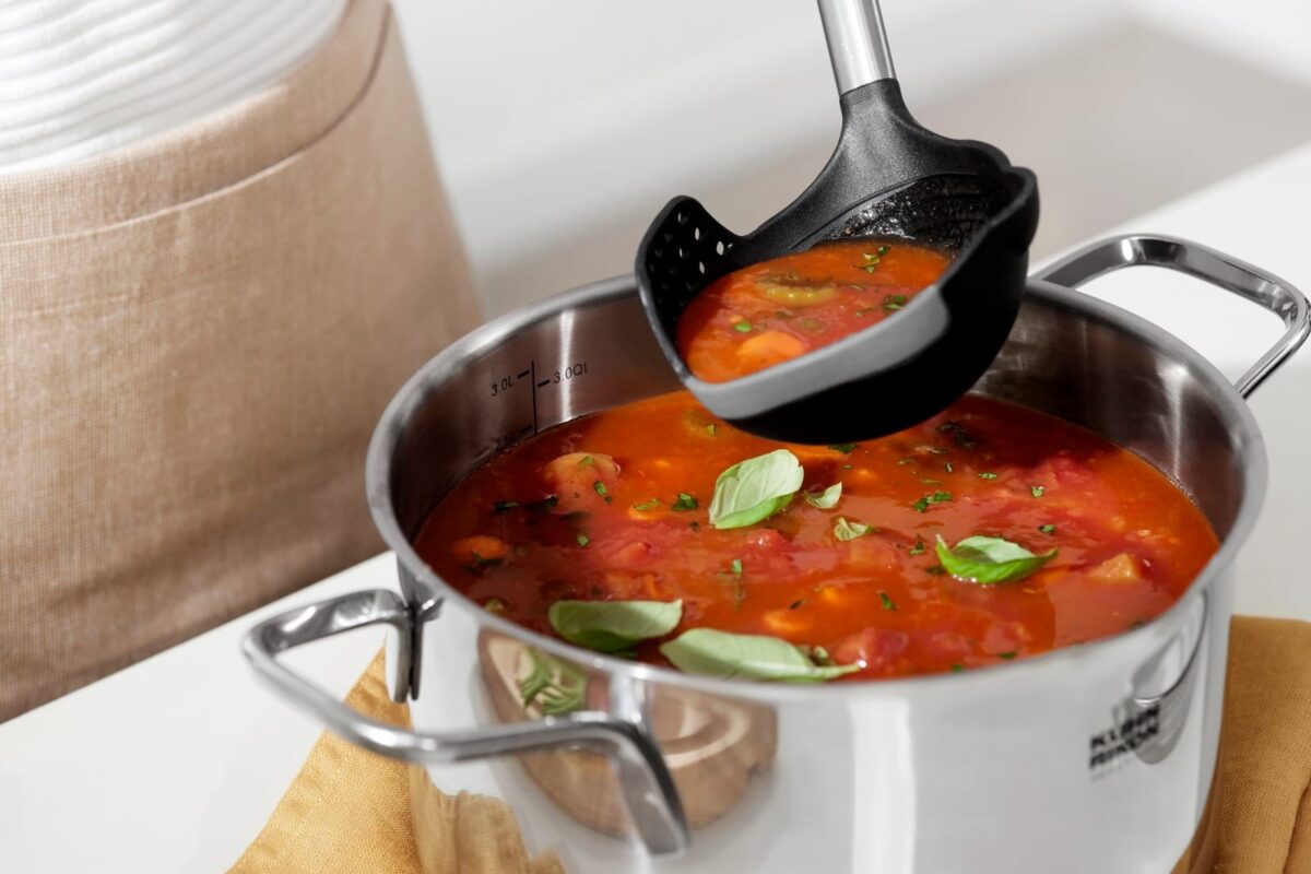 Compra da semana vira projeto na cozinha: Bistek chega à 11ª campanha de selos, e a coleção da vez traz panelas de marca suíça 2 Compra da semana vira projeto na cozinha: Bistek chega à 11ª campanha de selos, e a coleção da vez traz panelas de marca suíça