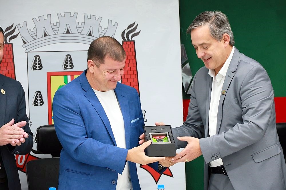 “Estamos no caminho certo”: Legislativo de Criciúma homenageia o Sementes para o Futuro