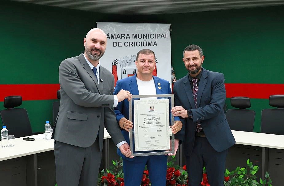 “Estamos no caminho certo”: Legislativo de Criciúma homenageia o Sementes para o Futuro
