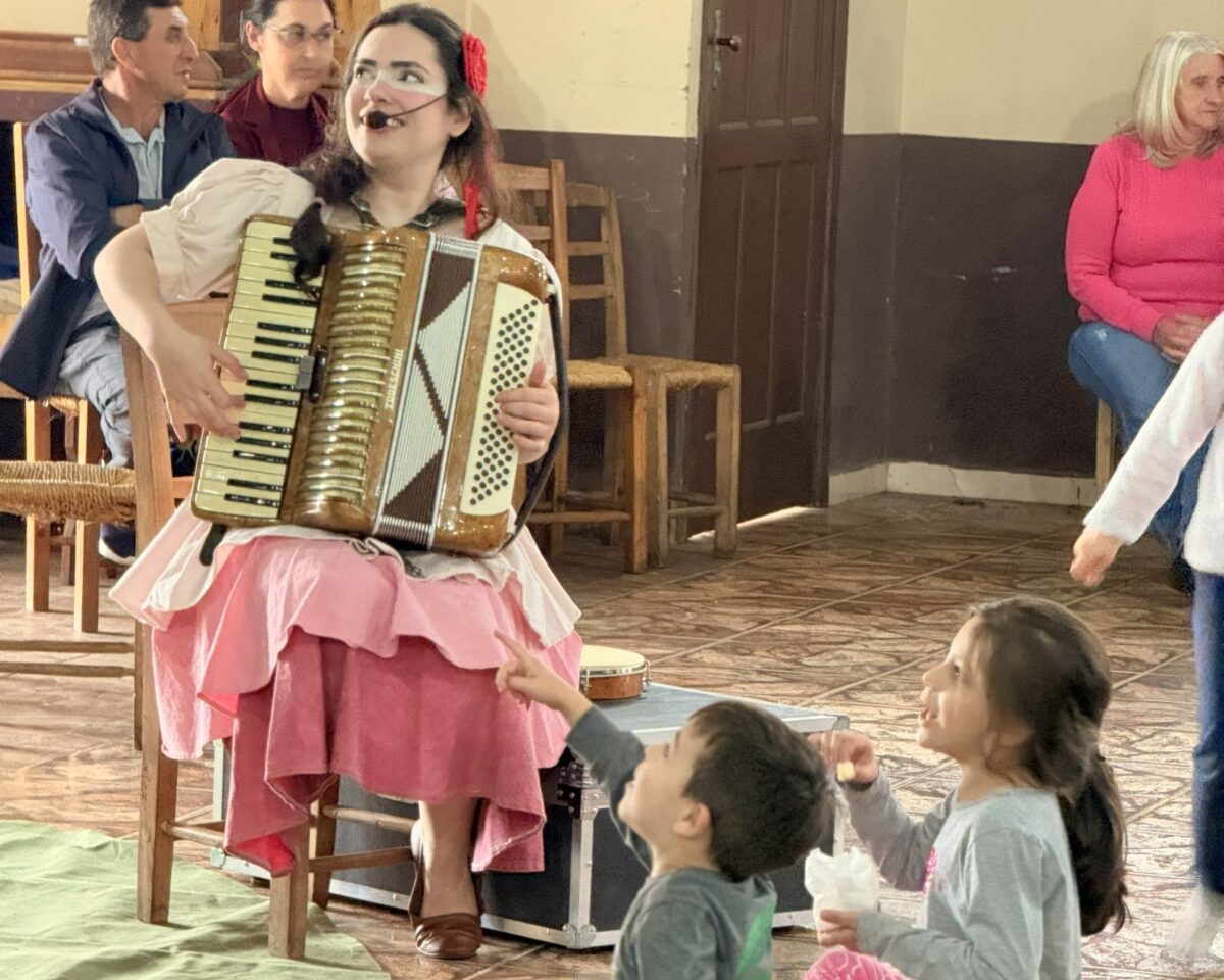 Cyathus apresenta teatro de bonecos em festa das crianças na Vila Maria 2 Cyathus apresenta teatro de bonecos em festa das crianças na Vila Maria