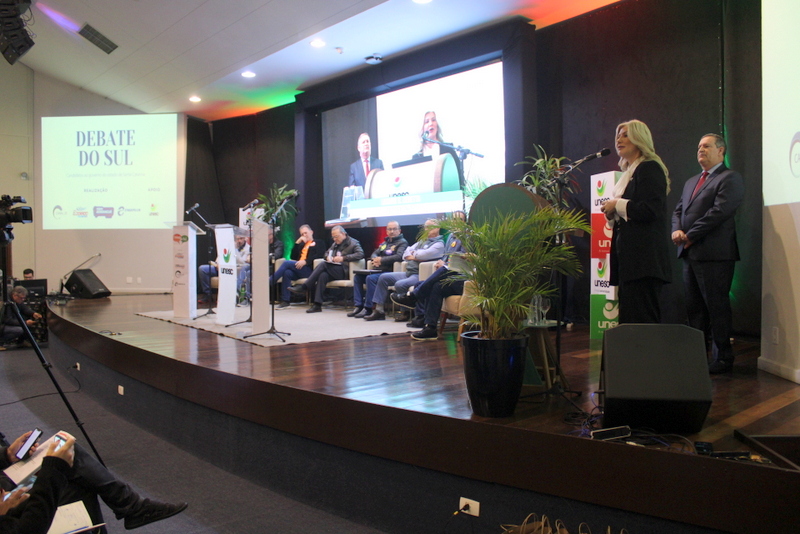 Candidatos a governador recebem demandas das universidades comunitárias 1 Candidatos a governador recebem demandas das universidades comunitárias