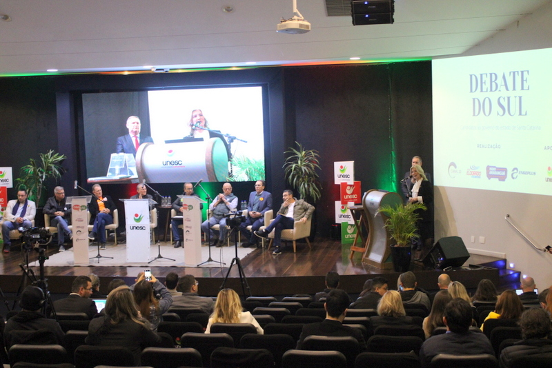 Candidatos a governador recebem demandas das universidades comunitárias 3 Candidatos a governador recebem demandas das universidades comunitárias