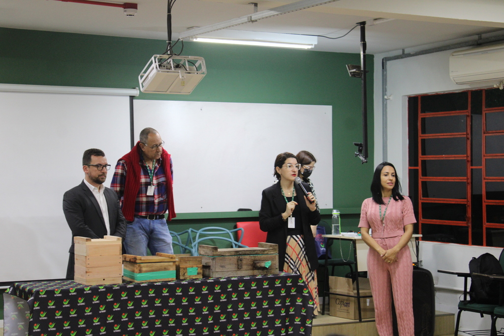 Colégio Unesc promove aprendizado sobre abelhas sem ferrão 11 Colégio Unesc promove aprendizado sobre abelhas sem ferrão