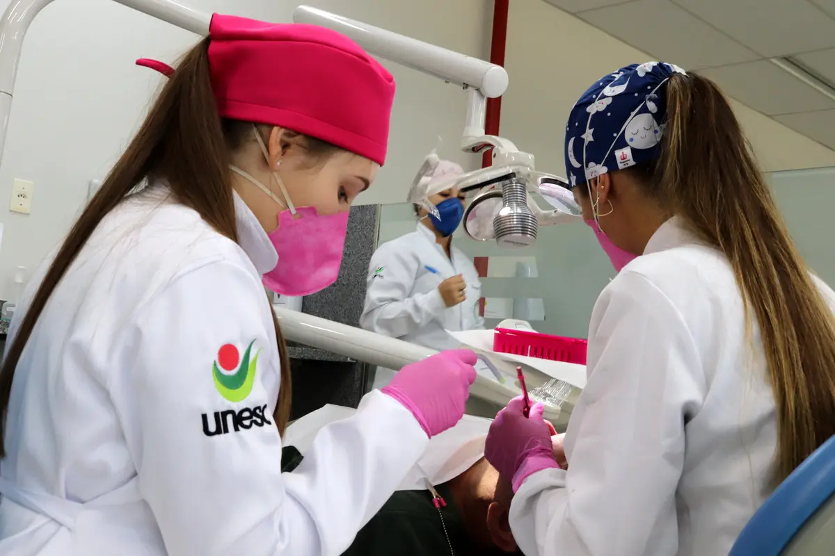 Ensino de qualidade em ambiente tecnológico promove destaque aos cursos da saúde na Unesc