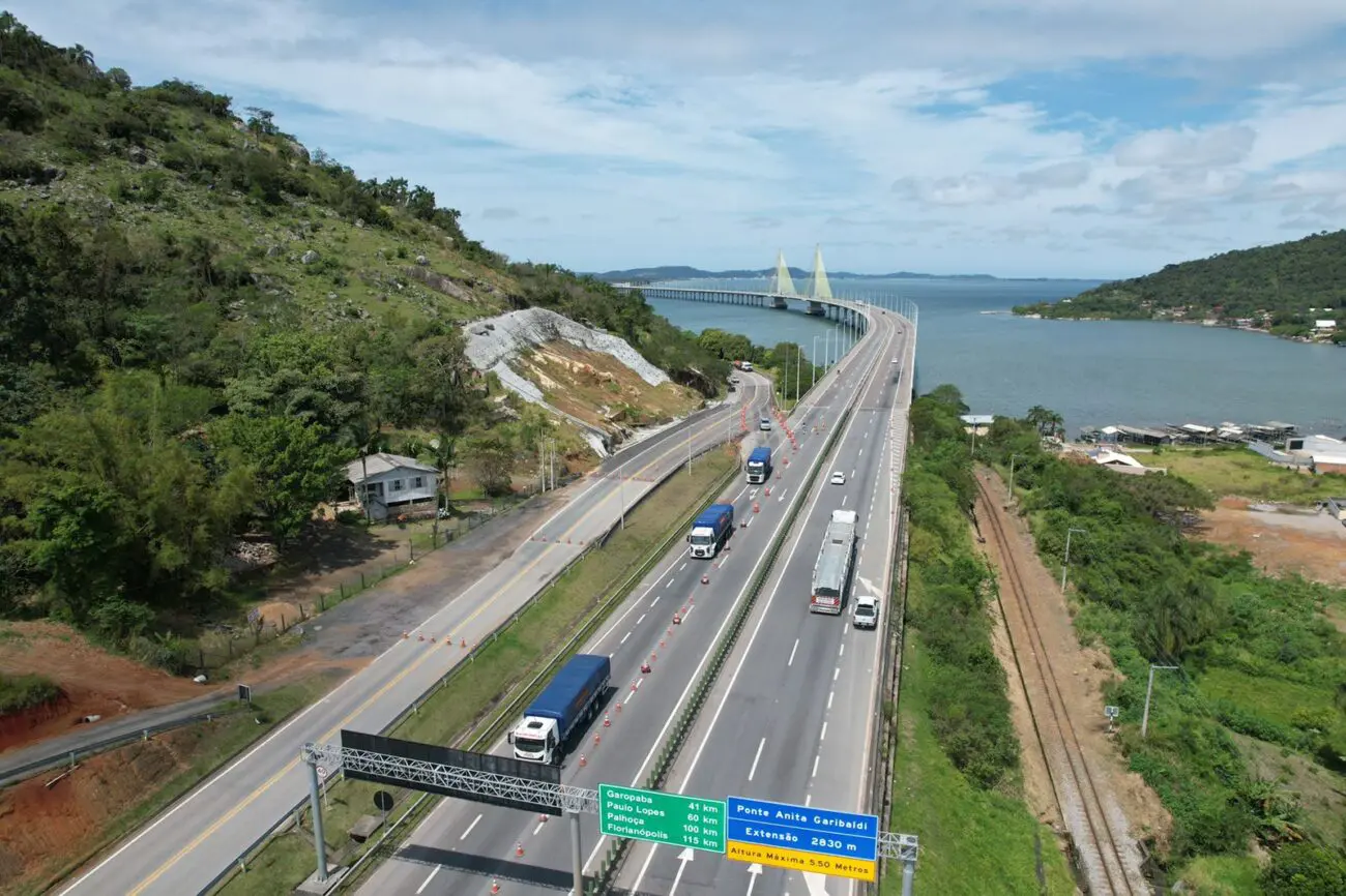 Eixos suspensos de caminhões carregados passam a ser cobrados na Br-101 Sul