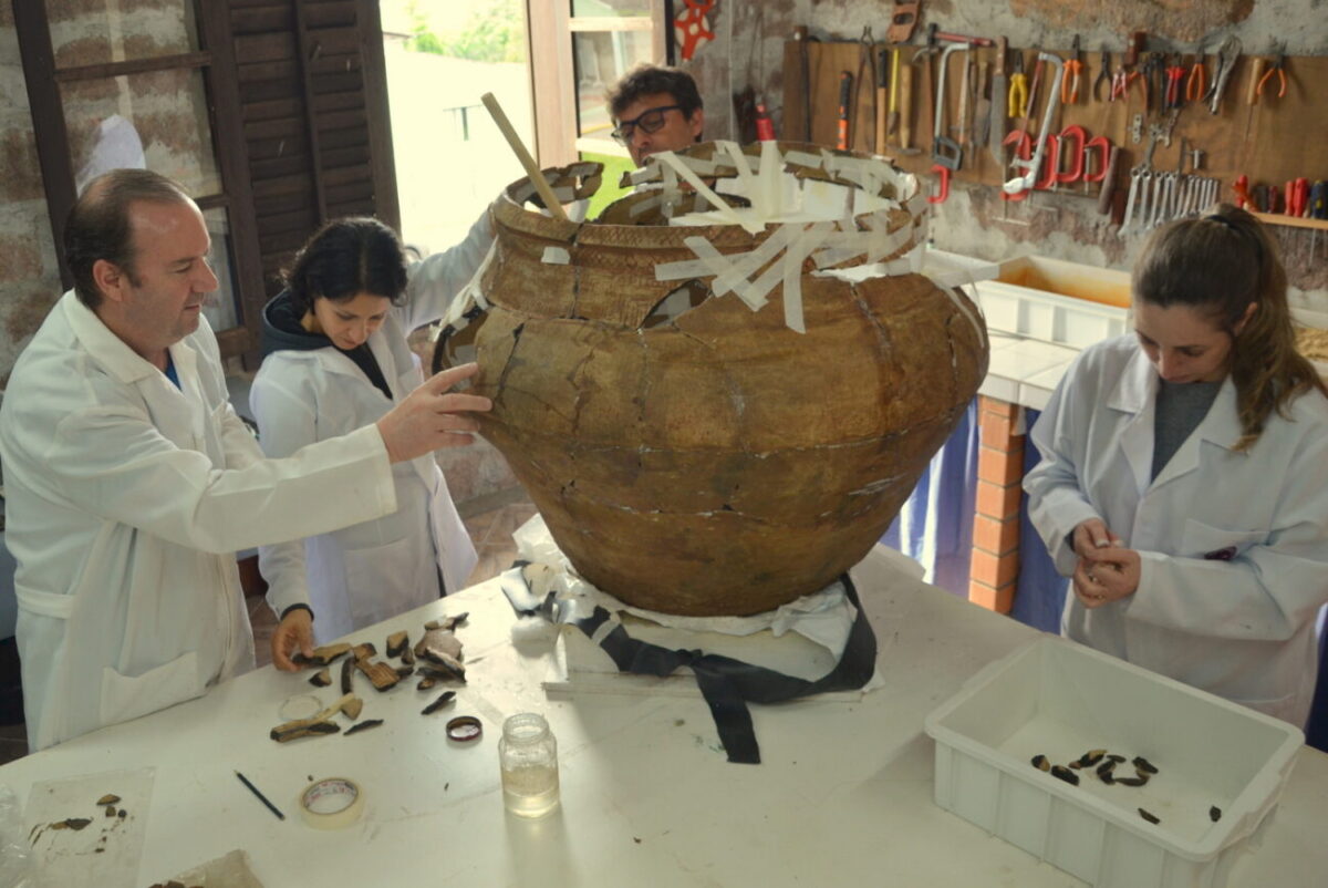 Artefato de cerâmica Tupiguarani é remontado no Museu ao Ar Livre em Orleans 2 Cerâmica Tupiguarani