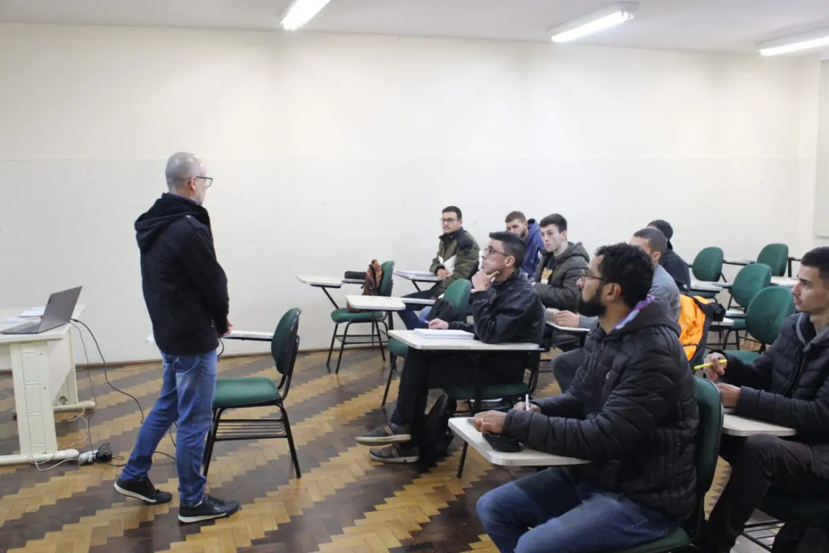 Colégio Satc abre vagas gratuitas para curso técnico