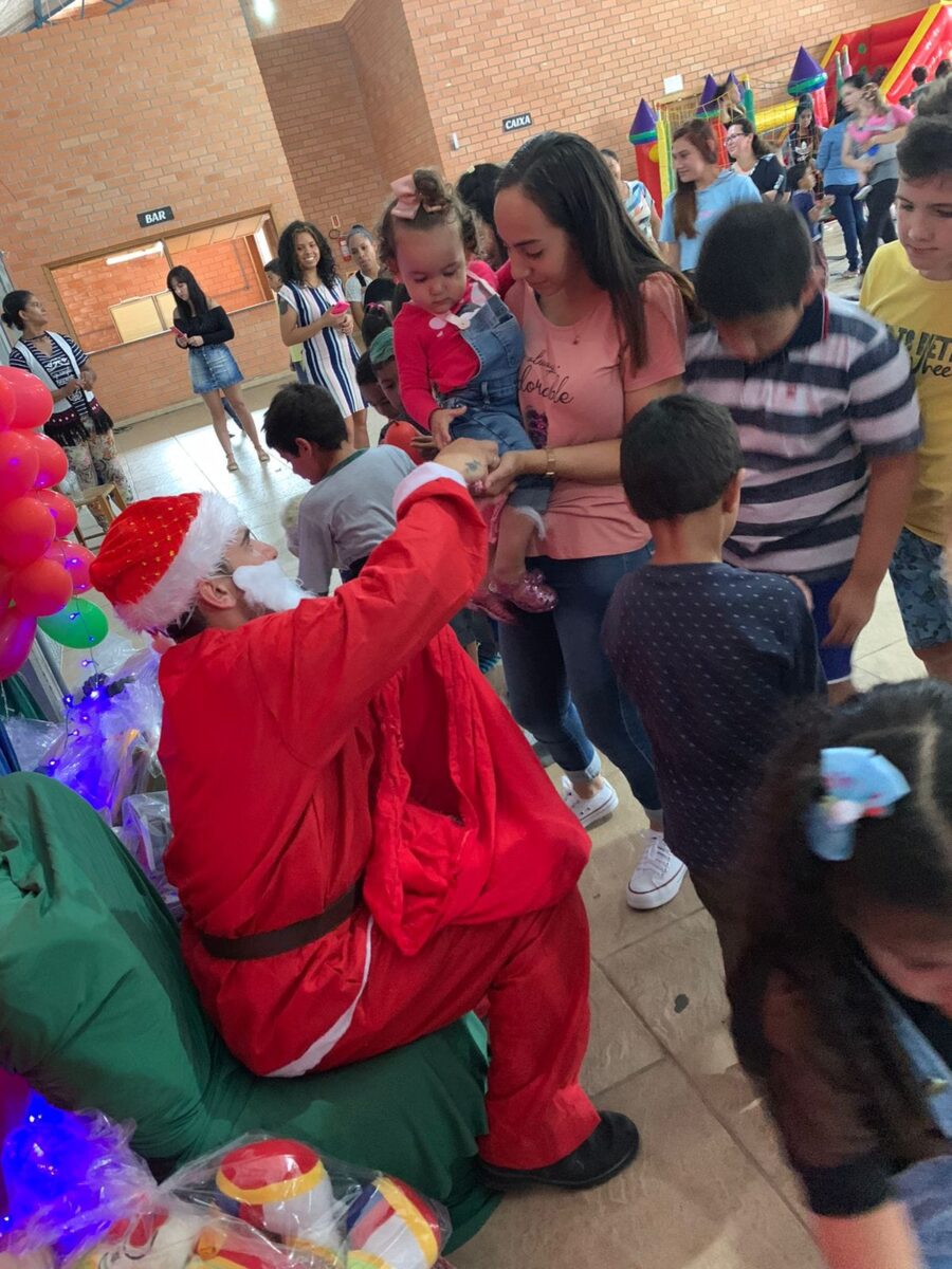 Campanha "Um Sorriso a Mais" leva alegria para crianças no Natal 13 Campanha "Um Sorriso a Mais" leva alegria para crianças no Natal