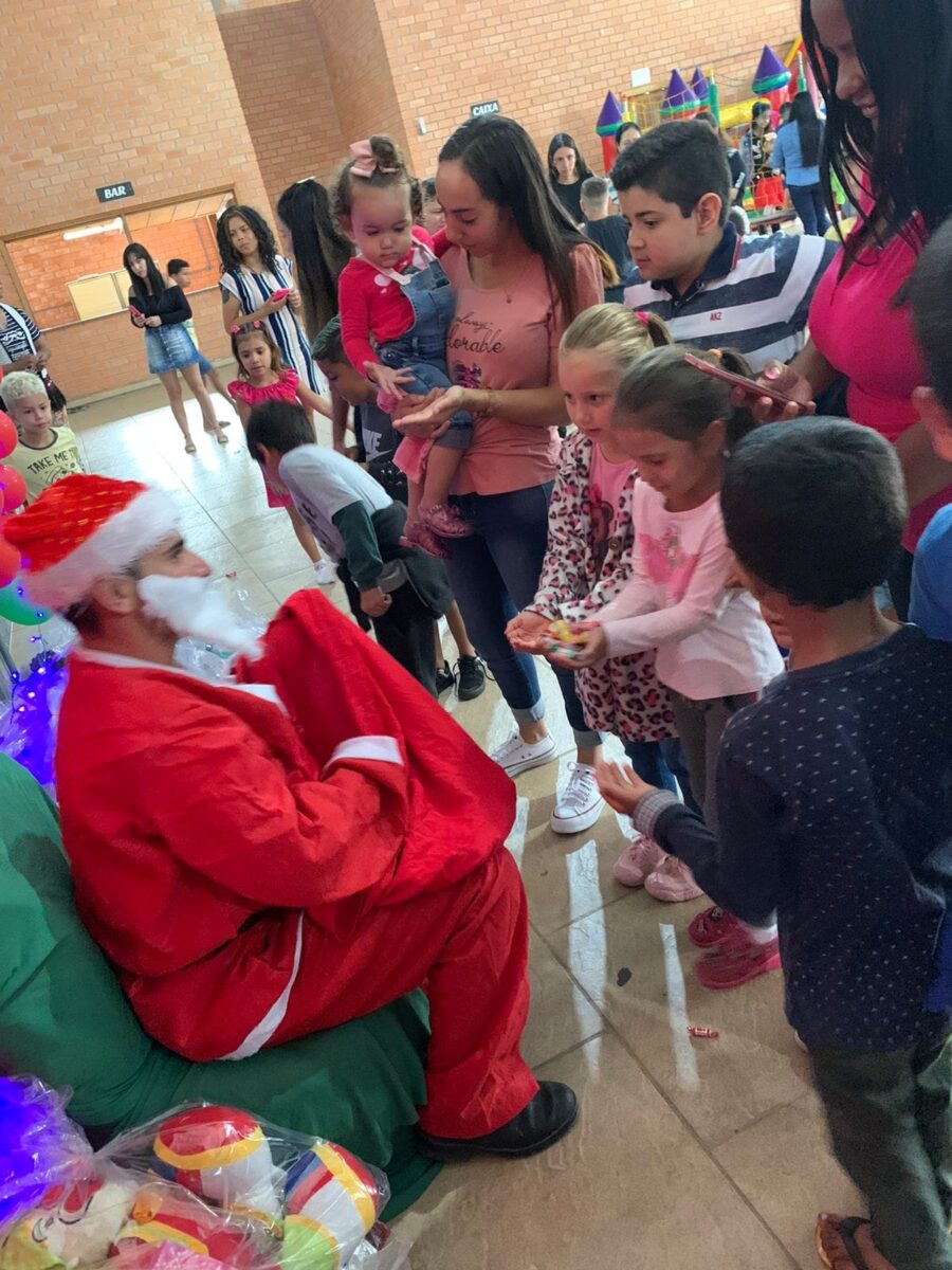 Campanha "Um Sorriso a Mais" leva alegria para crianças no Natal 11 Campanha "Um Sorriso a Mais" leva alegria para crianças no Natal
