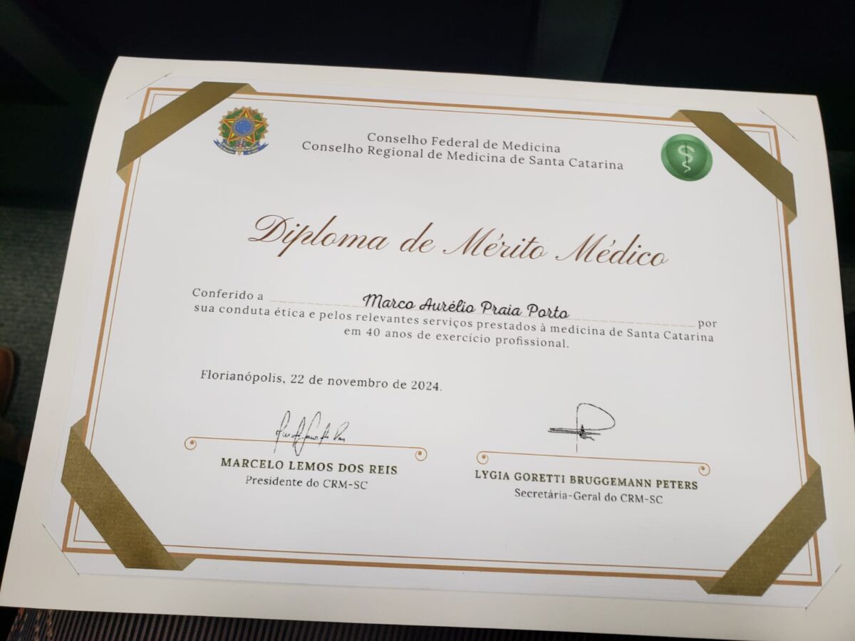 Dr. Marco é homenageado com Diploma de Mérito Médico por 40 anos de dedicação em Santa Catarina 3 Dr. Marco é homenageado com Diploma de Mérito Médico por 40 anos de dedicação em Santa Catarina