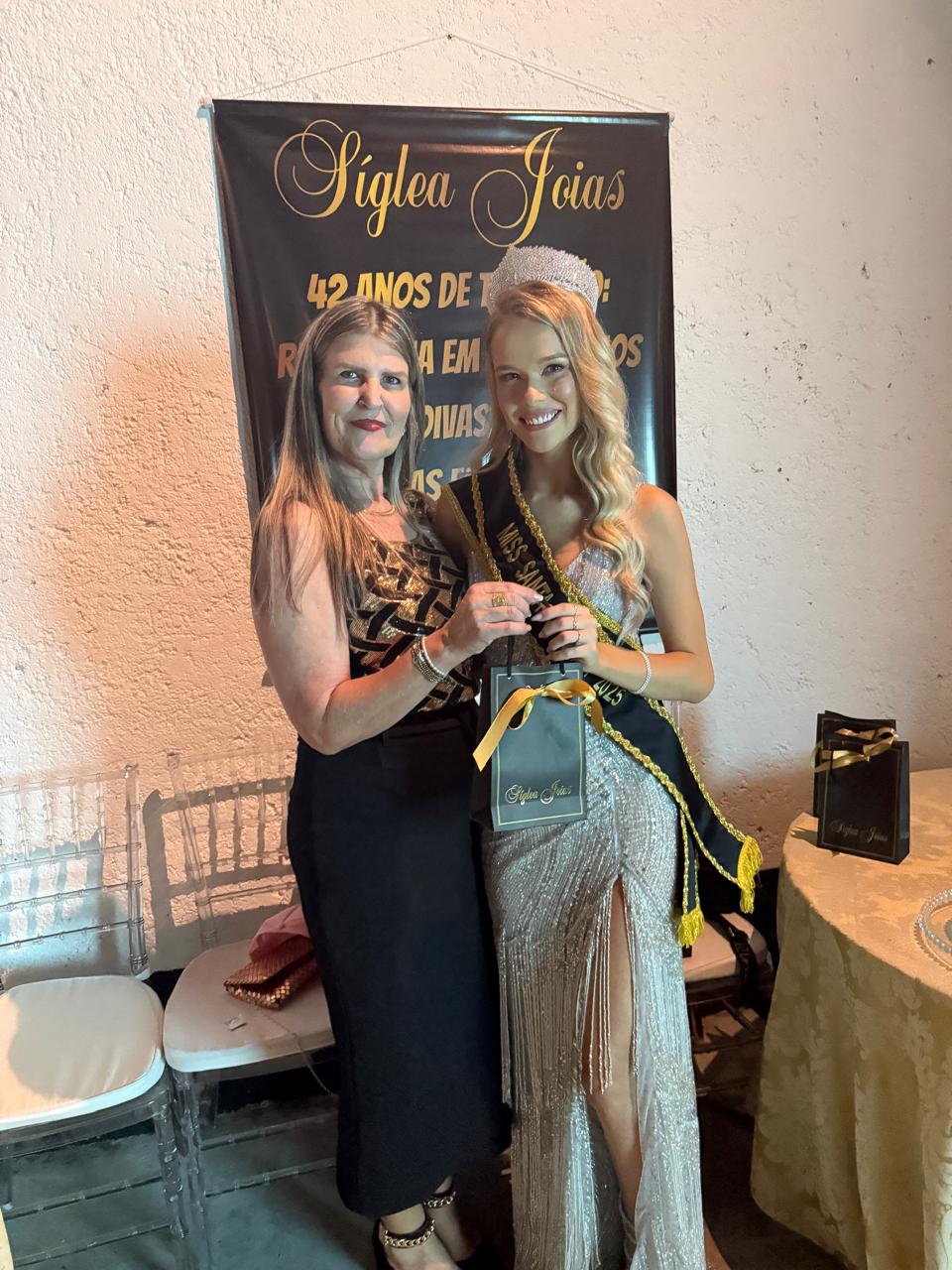 Siglea Joias patrocina Miss Santa Catarina e presenteia clientes com anel de diamantes 1 Siglea Joias patrocina Miss Santa Catarina e presenteia clientes com anel de diamantes