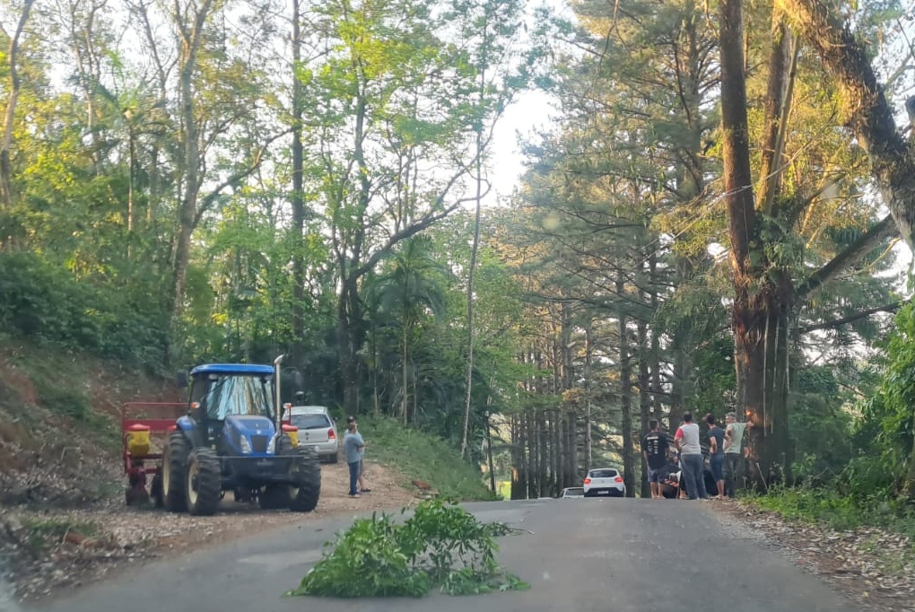 Sindicância irá apurar acidente com caminhão da prefeitura de Criciúma em Nova Veneza e Siderópolis 1 Sindicância irá apurar acidente com caminhão da prefeitura de Criciúma em Nova Veneza e Siderópolis