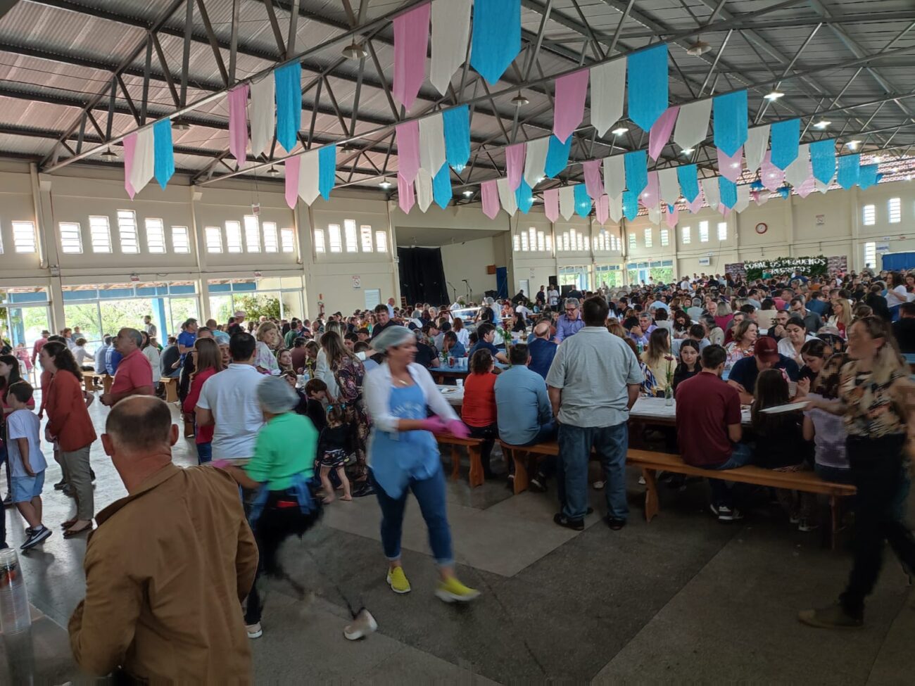 Almoço do Coral Pequenos Peregrinos reúne mais de 900 pessoas 35 Almoço do Coral Pequenos Peregrinos reúne mais de 900 pessoas