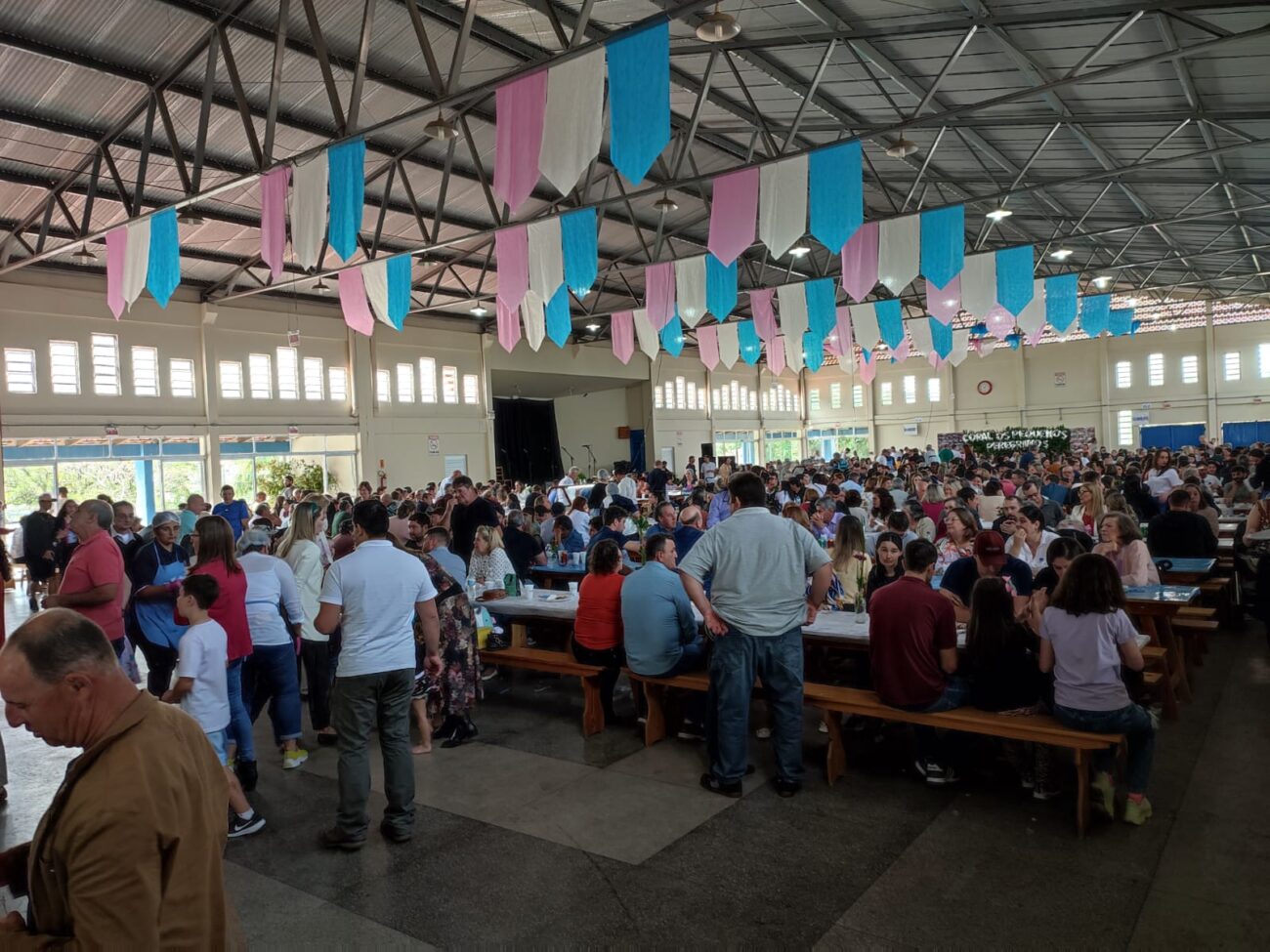 Almoço do Coral Pequenos Peregrinos reúne mais de 900 pessoas 37 Almoço do Coral Pequenos Peregrinos reúne mais de 900 pessoas