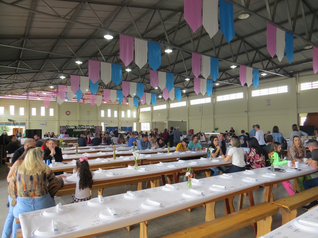 Almoço do Coral Pequenos Peregrinos reúne mais de 900 pessoas 46 Almoço do Coral Pequenos Peregrinos reúne mais de 900 pessoas