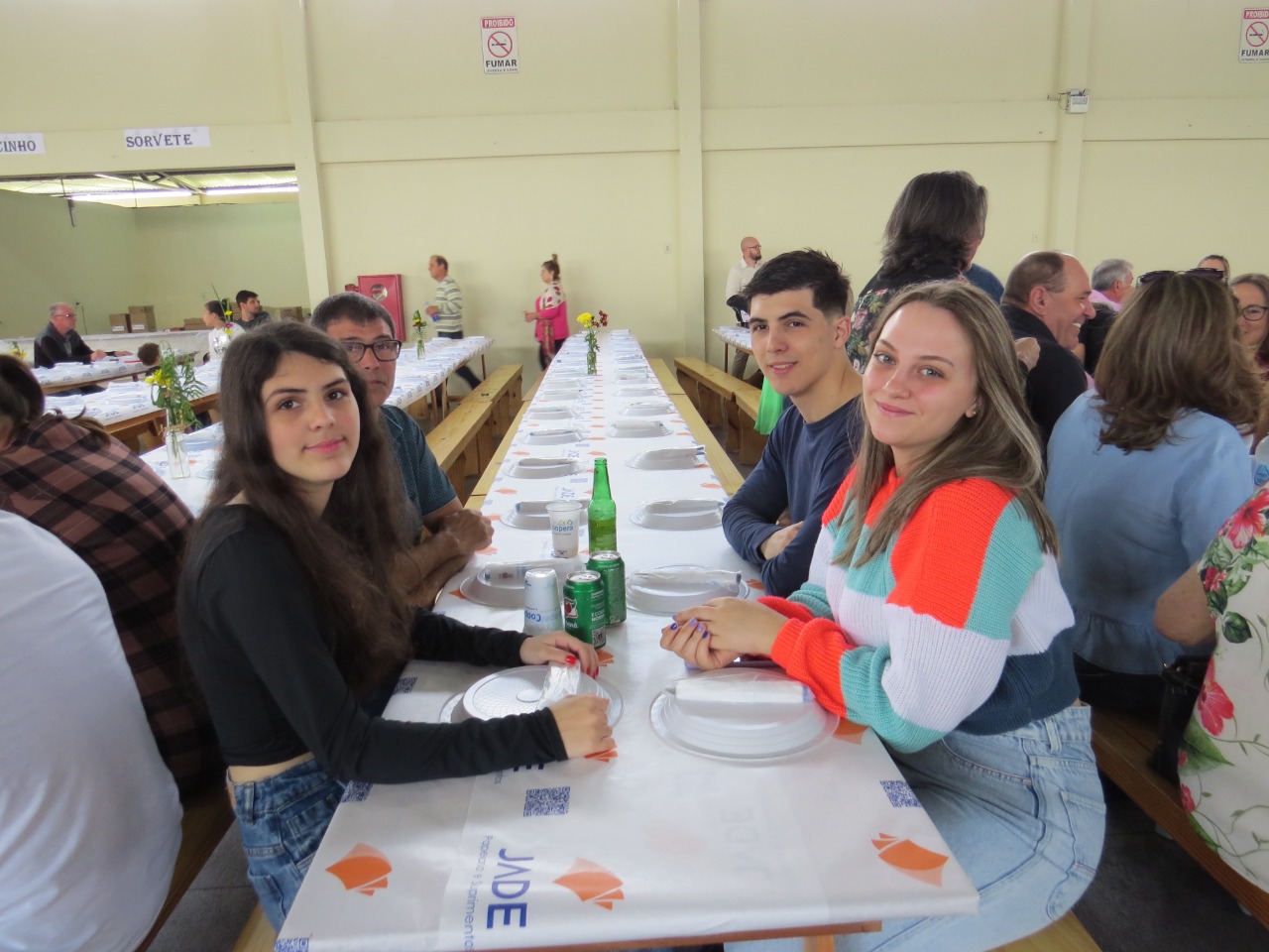 Almoço do Coral Pequenos Peregrinos reúne mais de 900 pessoas 74 Almoço do Coral Pequenos Peregrinos reúne mais de 900 pessoas
