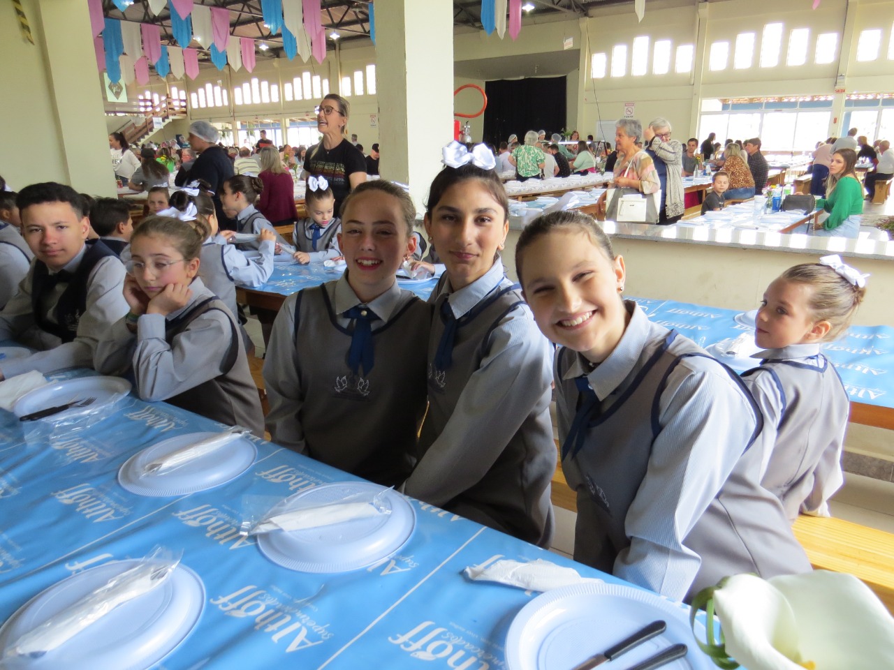 Almoço do Coral Pequenos Peregrinos reúne mais de 900 pessoas 112 Almoço do Coral Pequenos Peregrinos reúne mais de 900 pessoas