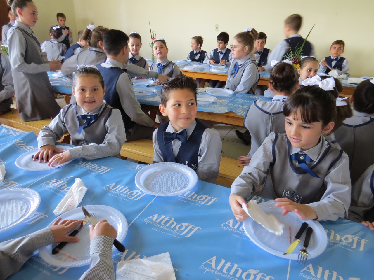 Almoço do Coral Pequenos Peregrinos reúne mais de 900 pessoas 122 Almoço do Coral Pequenos Peregrinos reúne mais de 900 pessoas
