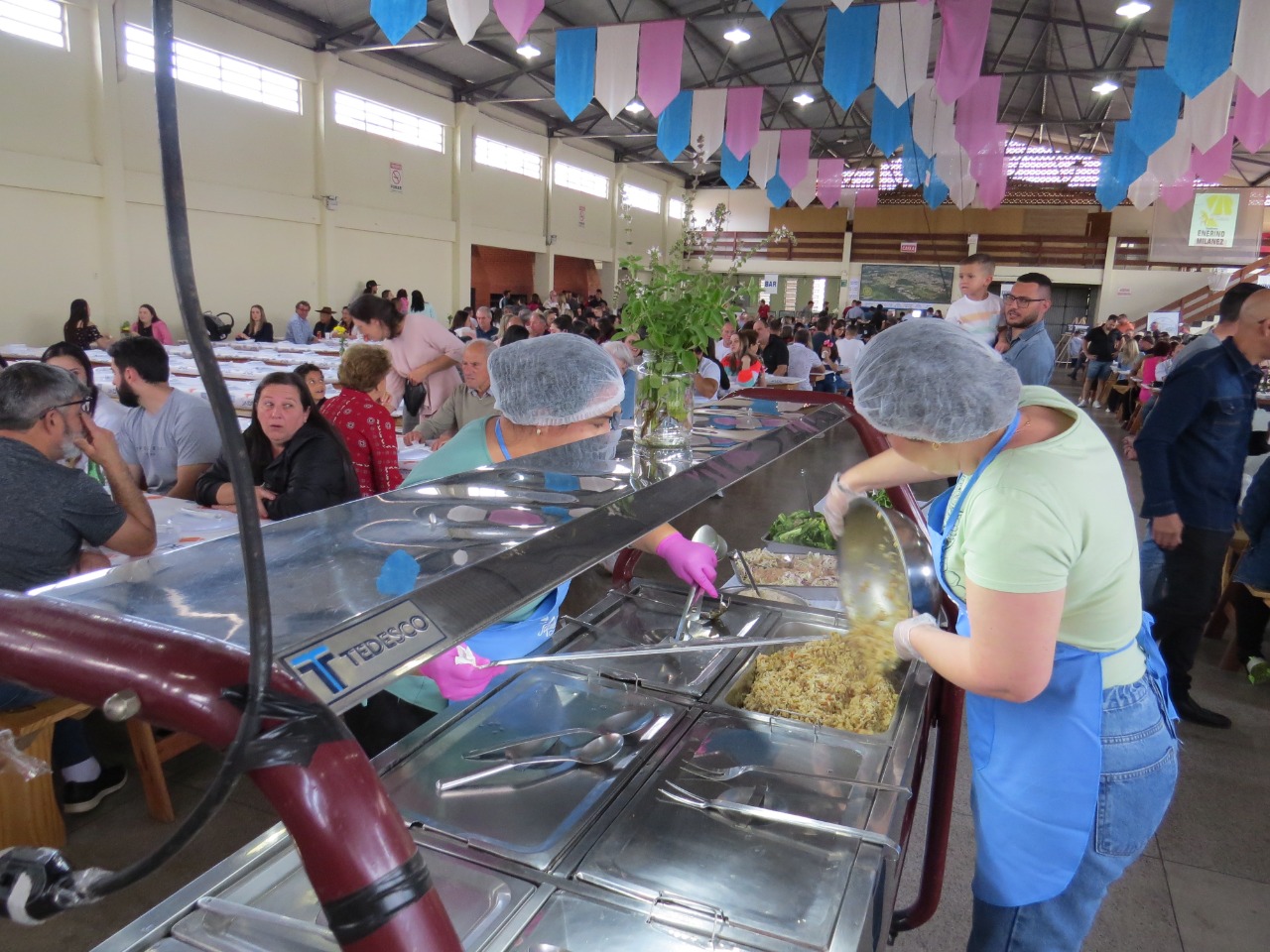Almoço do Coral Pequenos Peregrinos reúne mais de 900 pessoas 129 Almoço do Coral Pequenos Peregrinos reúne mais de 900 pessoas