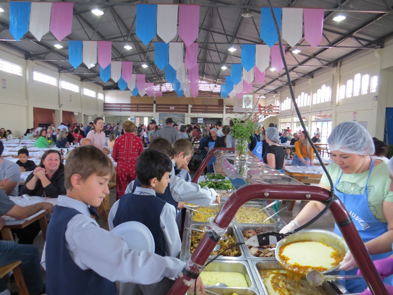 Almoço do Coral Pequenos Peregrinos reúne mais de 900 pessoas 137 Almoço do Coral Pequenos Peregrinos reúne mais de 900 pessoas