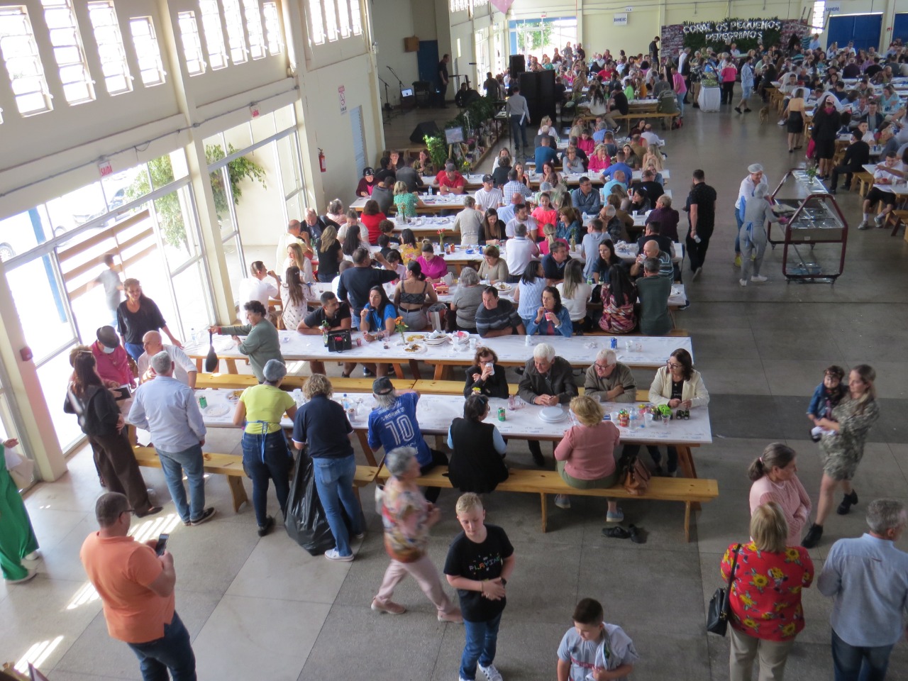 Almoço do Coral Pequenos Peregrinos reúne mais de 900 pessoas 6 Almoço do Coral Pequenos Peregrinos reúne mais de 900 pessoas