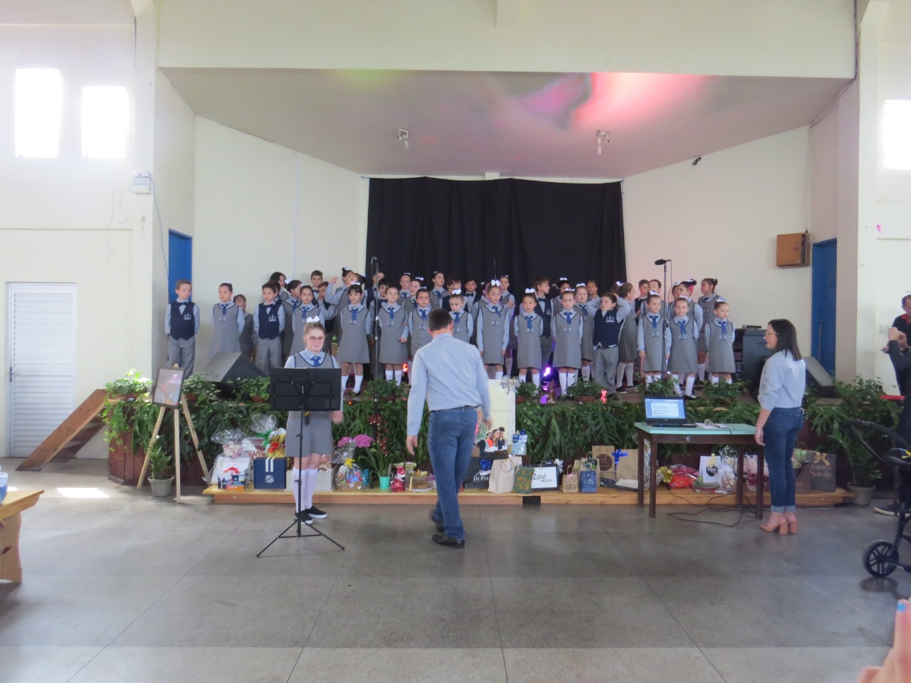 Almoço do Coral Pequenos Peregrinos reúne mais de 900 pessoas 12 Almoço do Coral Pequenos Peregrinos reúne mais de 900 pessoas