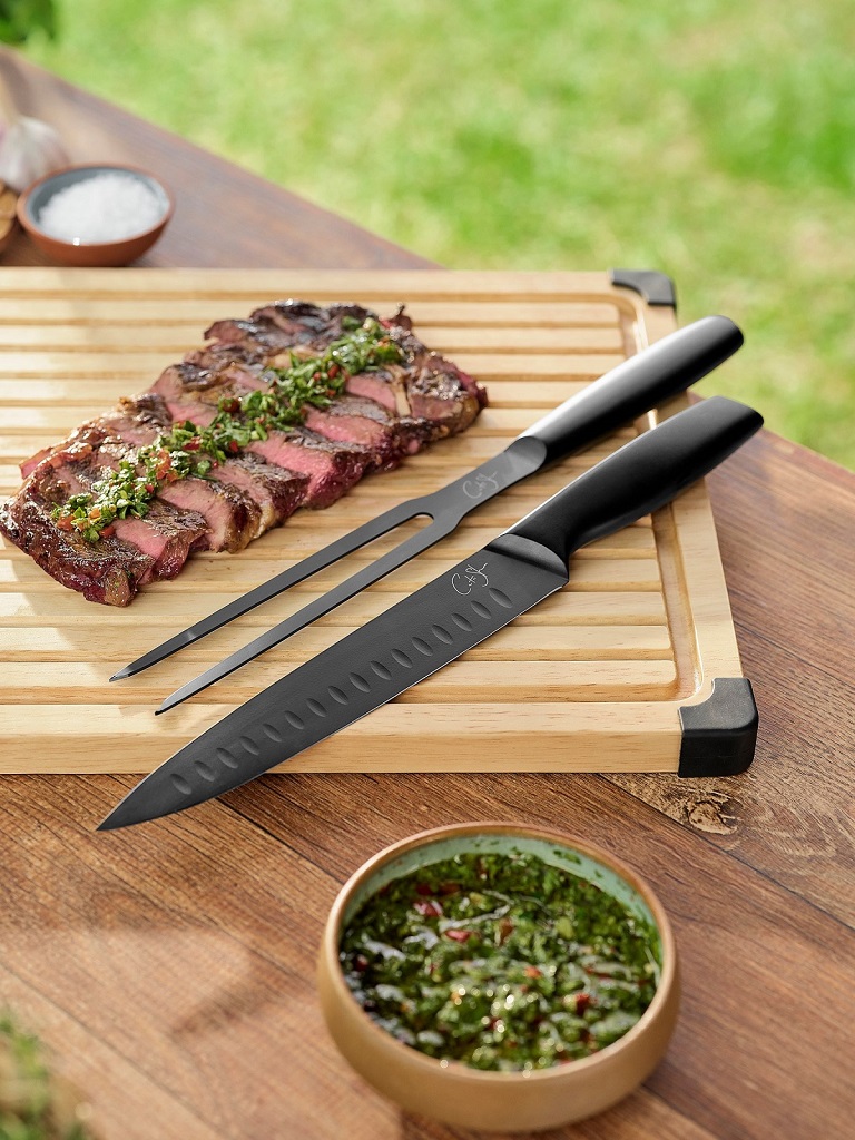 Nova campanha apaixonados por selos de desconto do Bistek supermercados traz linha especial de utensílios para churrasco assinada pelo famoso chef Curtis Stone 3 Nova campanha apaixonados por selos de desconto do Bistek supermercados traz linha especial de utensílios para churrasco assinada pelo famoso chef Curtis Stone