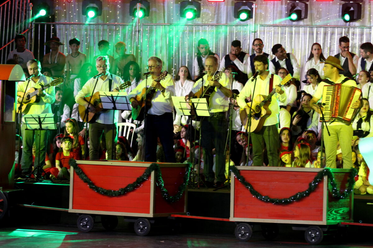 Noite de Luz Unesc: mais de duas mil pessoas celebram o Natal com emoção e reflexões