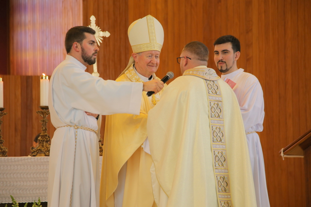 Diocese de Criciúma celebra ordenação do Padre Luan 4 Diocese de Criciúma celebra ordenação do Padre Luan