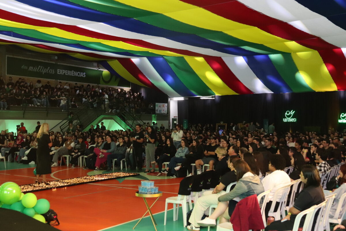 Calouros são recepcionados com energia e integração no Start Unesc 12 Calouros são recepcionados com energia e integração no Start Unesc