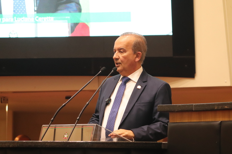 Reitora da Unesc recebe honraria de Cidadã Catarinense em cerimônia prestigiada 3 Reitora da Unesc recebe honraria de Cidadã Catarinense em cerimônia prestigiada