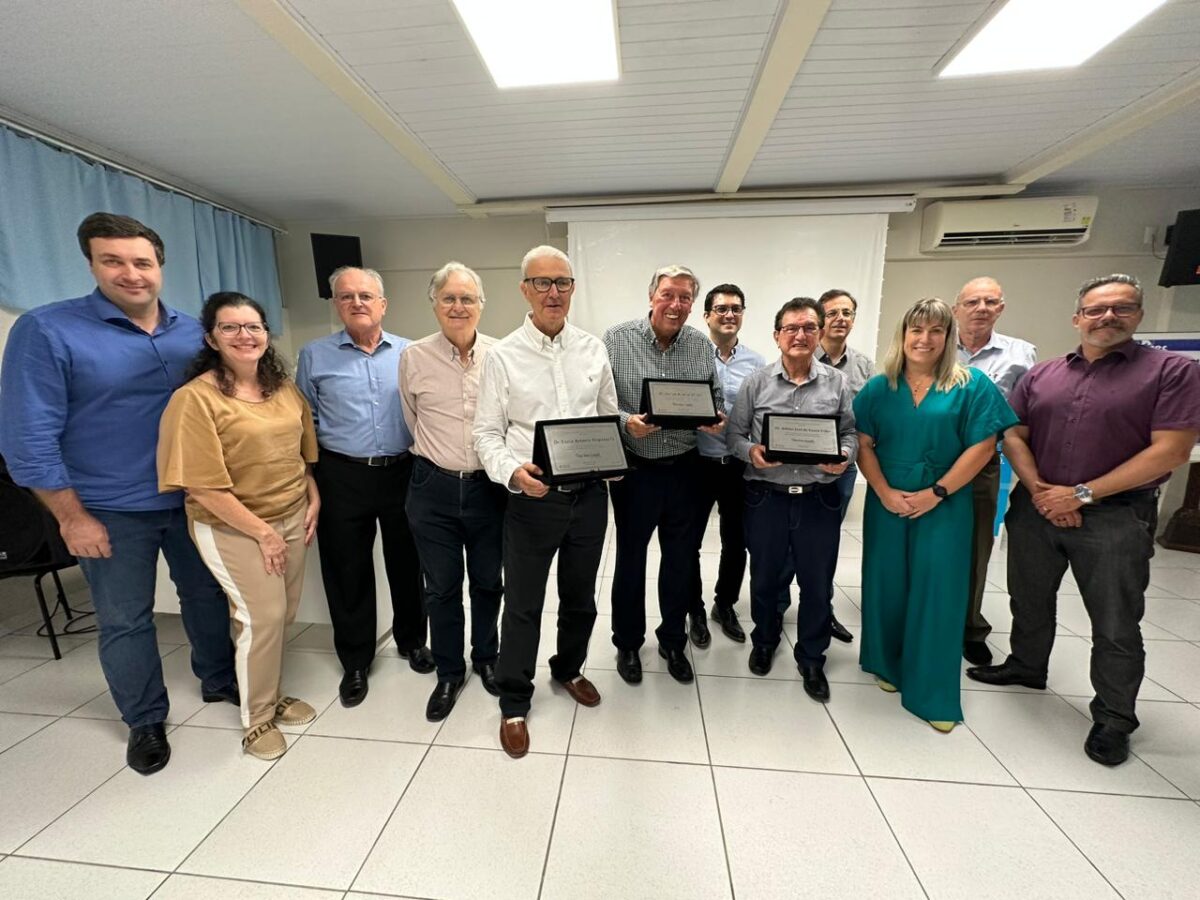 HSJosé presta homenagem a três médicos que auxiliaram na construção da história do hospital