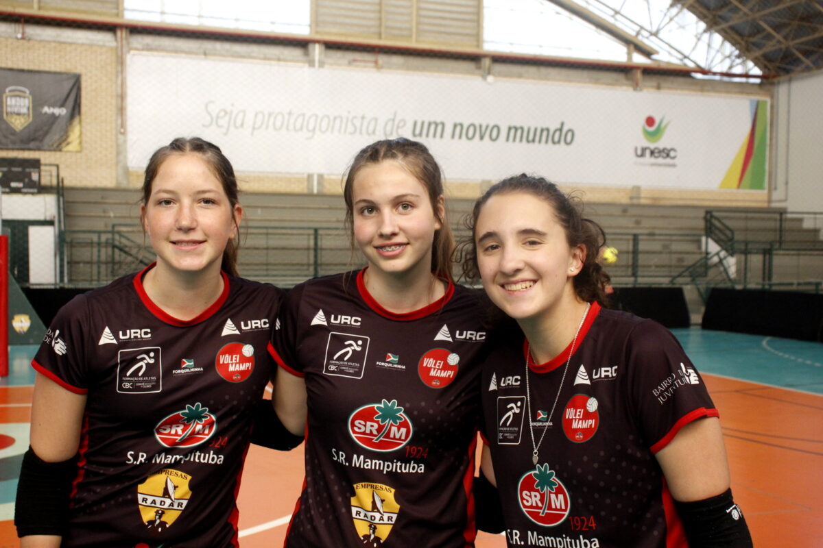 Atletas americanas treinam com a equipe de Voleibol feminino Mampituba/Unesc/Radar/FME 2 Atletas americanas treinam com a equipe de Voleibol feminino Mampituba/Unesc/Radar/FME