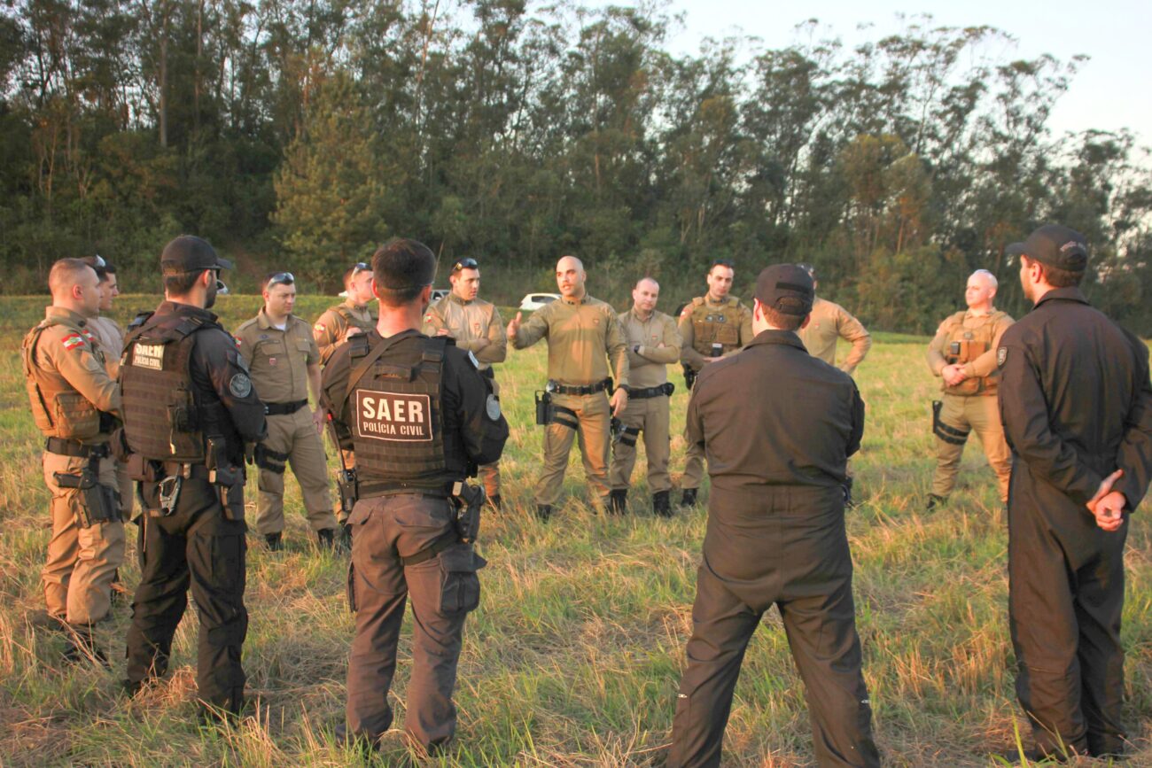 Policiais Militares de Nova Veneza realizam treinamento com o SAER Sul 32 Policiais Militares de Nova Veneza realizam treinamento com o SAER Sul