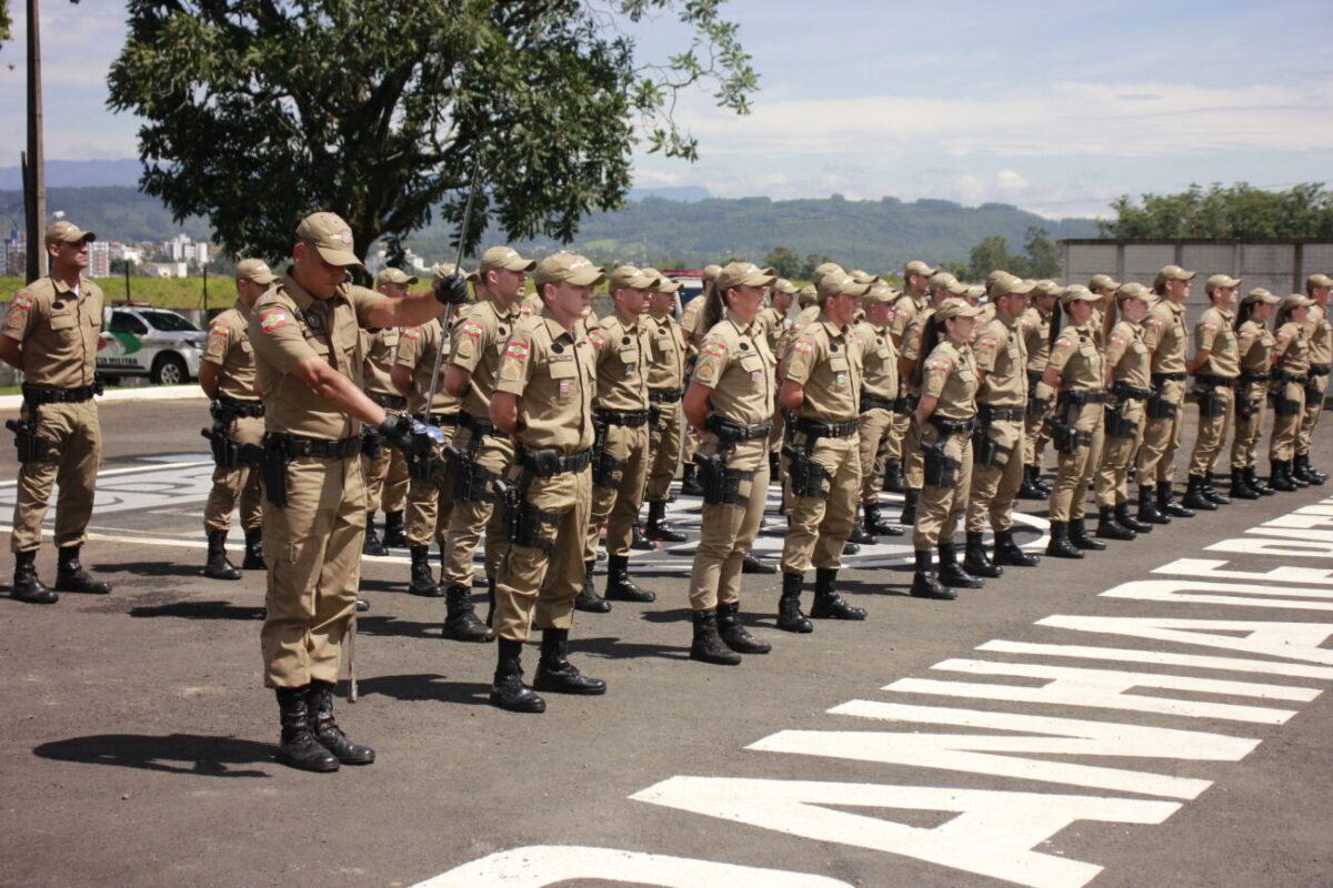Policiais Militares de Nova Veneza se formam em curso de radiopatrulhamento 7 Policiais Militares de Nova Veneza se formam em curso de radiopatrulhamento