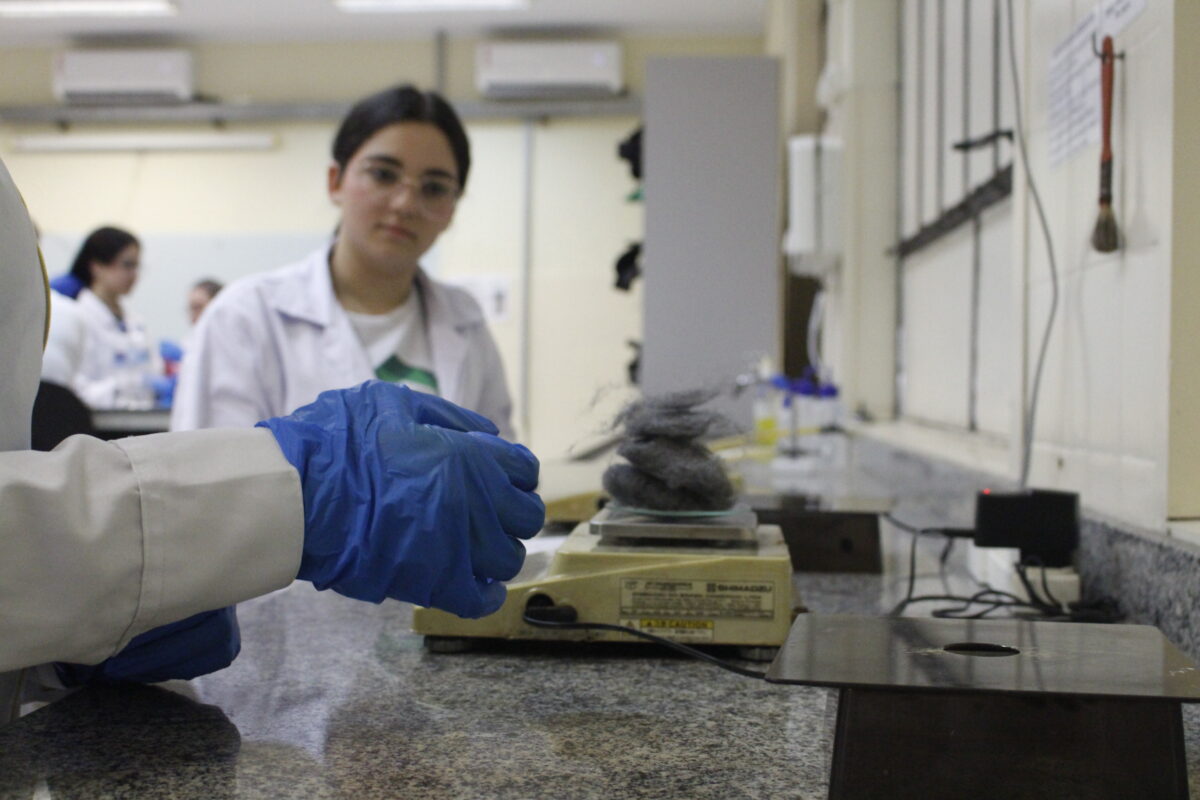 Técnico em Química da Satc abrange todas as ramificações da área em dois anos de estudo 3 Técnico em Química da Satc abrange todas as ramificações da área em dois anos de estudo