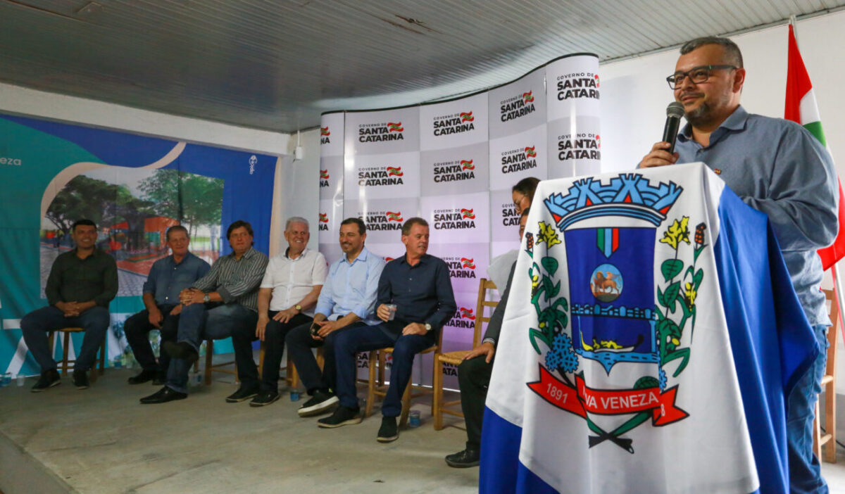 Nova Veneza: governador assina ordem de serviço para pavimentação de mais um trecho da SC-443 8 Nova Veneza: governador assina ordem de serviço para pavimentação de mais um trecho da SC-443