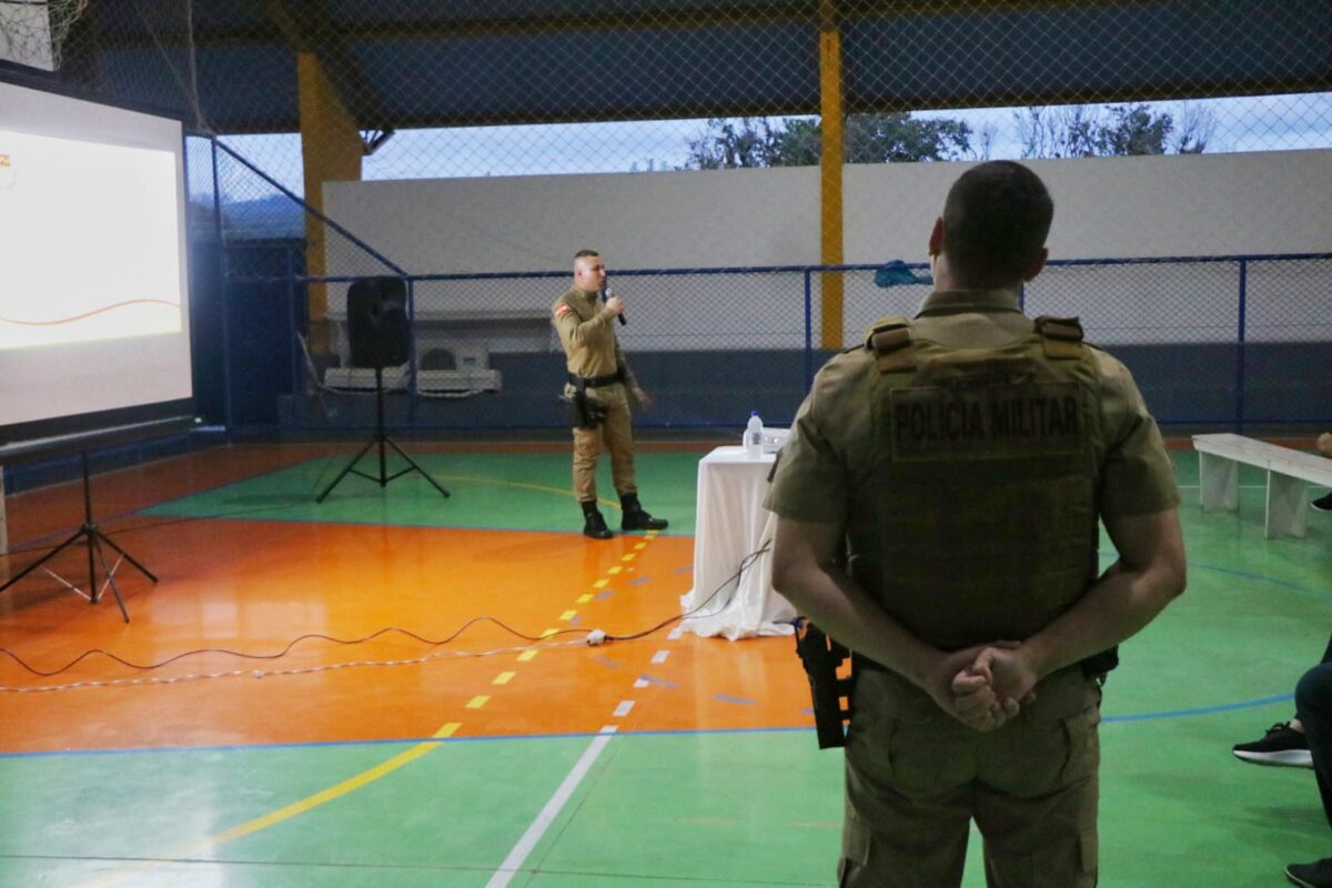 Todos os professores das redes estadual e municipal receberão a capacitação 3 Todos os professores das redes estadual e municipal receberão a capacitação
