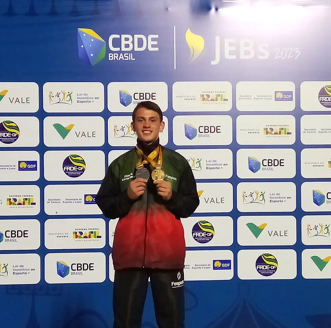 Atleta de Nova Veneza conquista medalha de ouro em competição nacional