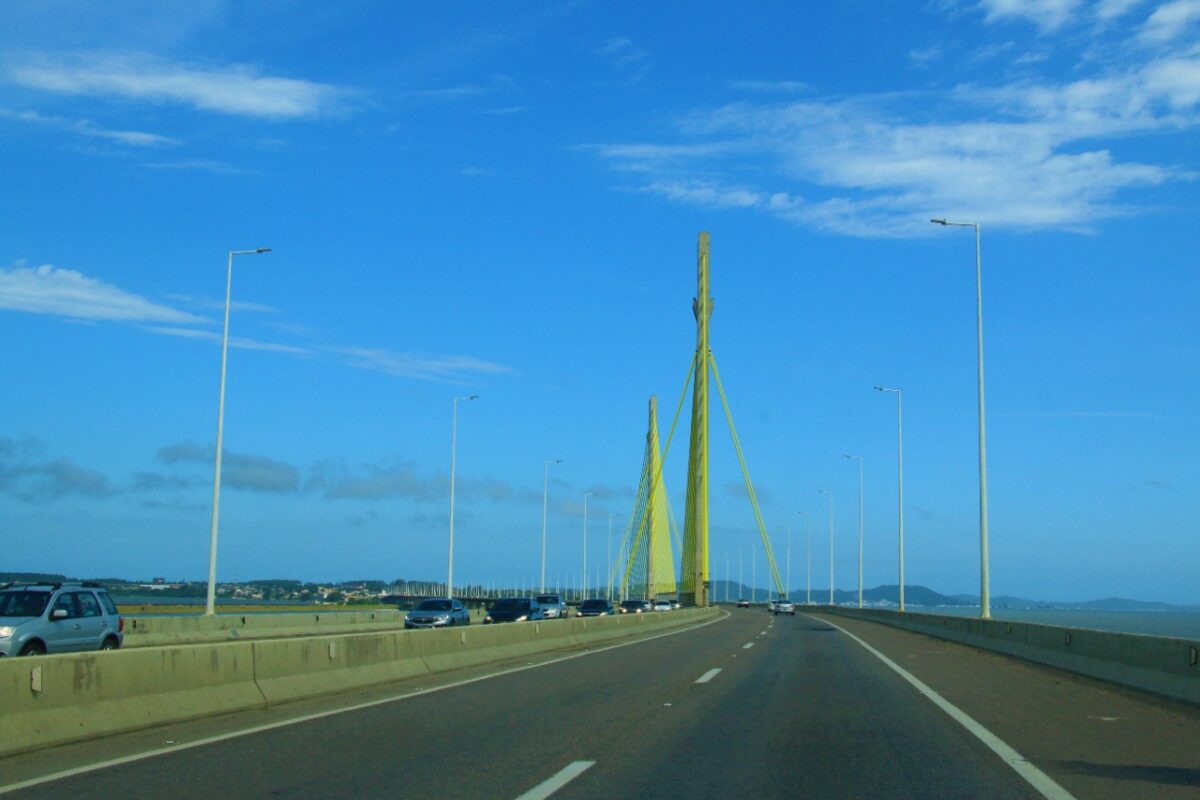 Trânsito normalizado na Ponte Anita Garibaldi 1 Tráfego normalizado na Ponte Anita Garibaldi em Laguna